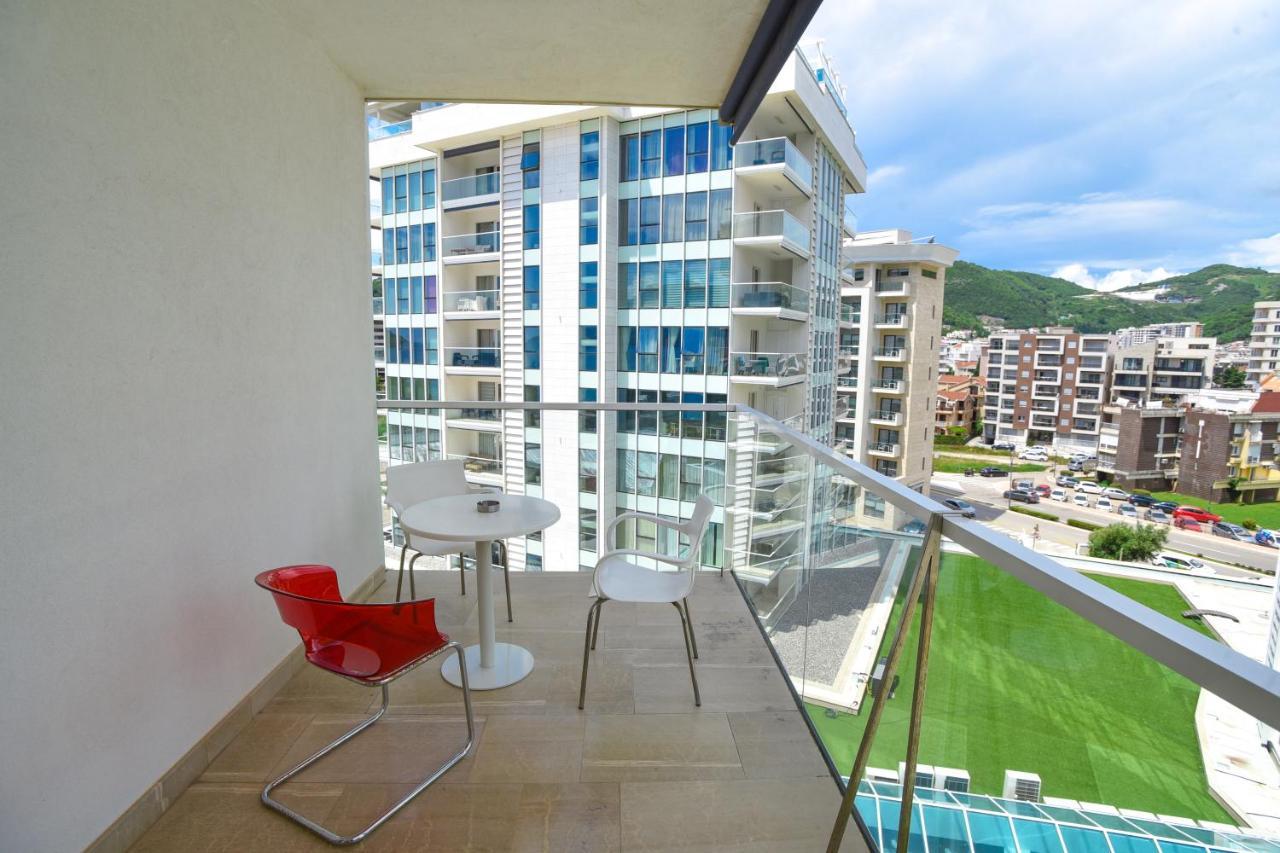 בודווה Apartments Menuet מראה חיצוני תמונה