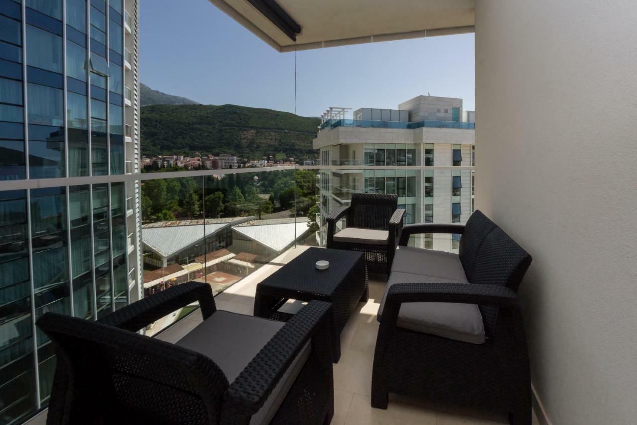 בודווה Apartments Menuet מראה חיצוני תמונה